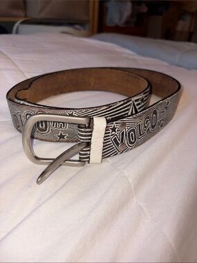 Volcom White Graphic Leather Belt with Metal Buckle